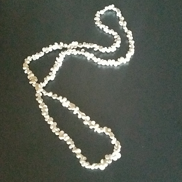 Genuine shell necklace - Picture 2 of 2